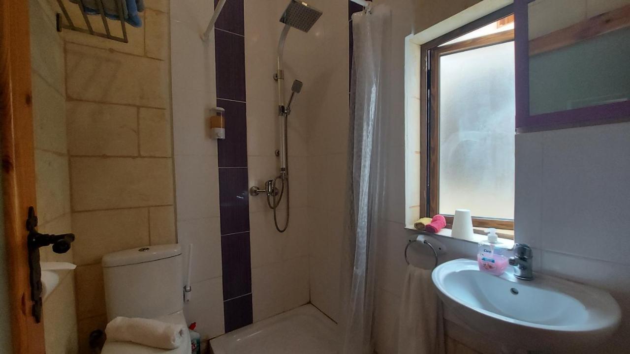 Just A Simple Room At Happy And Healthy Gozo Victoria Exterior photo